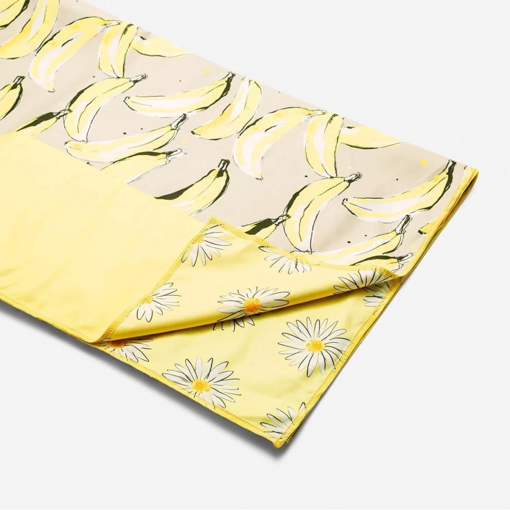 Thirty-One Reversible Banana/Daisy Beach Mat